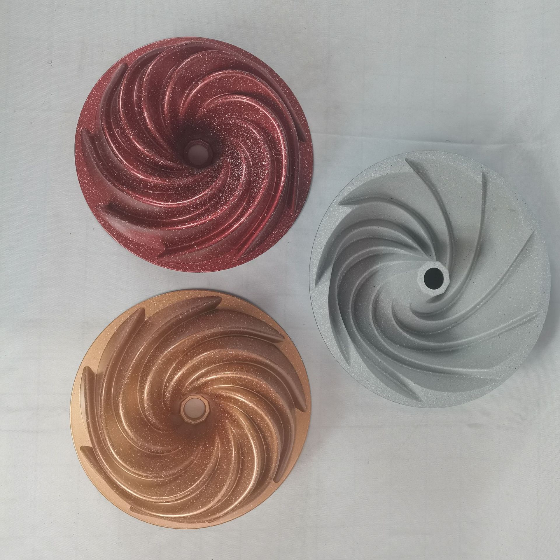 厂家直销烘焙模具 铝制螺旋旋风蛋糕模 24cm烟囱压铸蛋糕模不沾涂