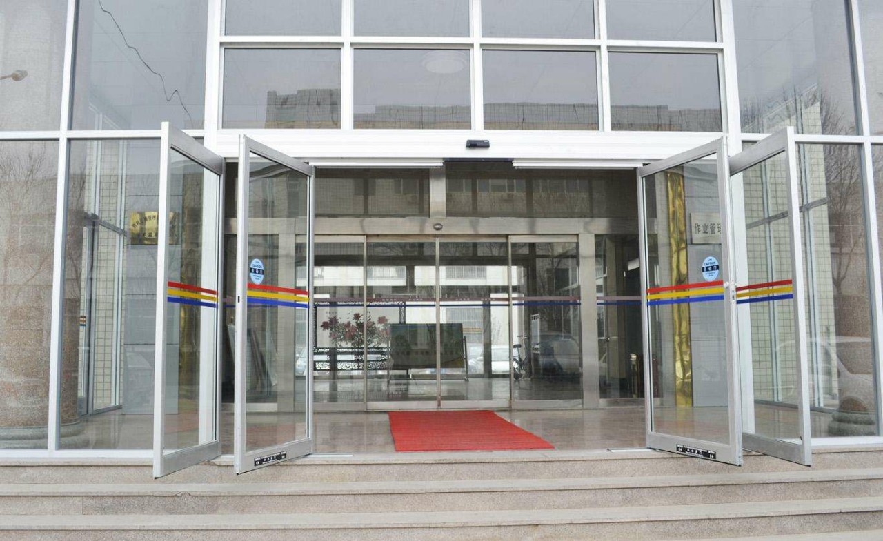 深圳供应紧急逃生自动门紧急自动感应玻璃门厂家疏散逃生手可推开