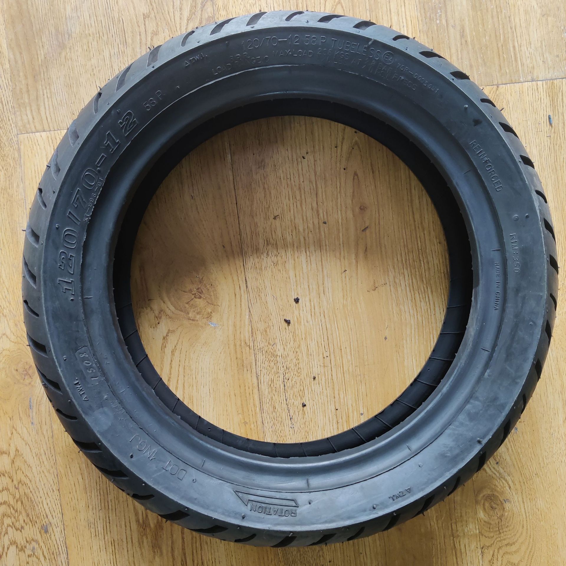 厂家直销120/70-12高耐磨真空轮胎电动车电瓶车真空轮胎