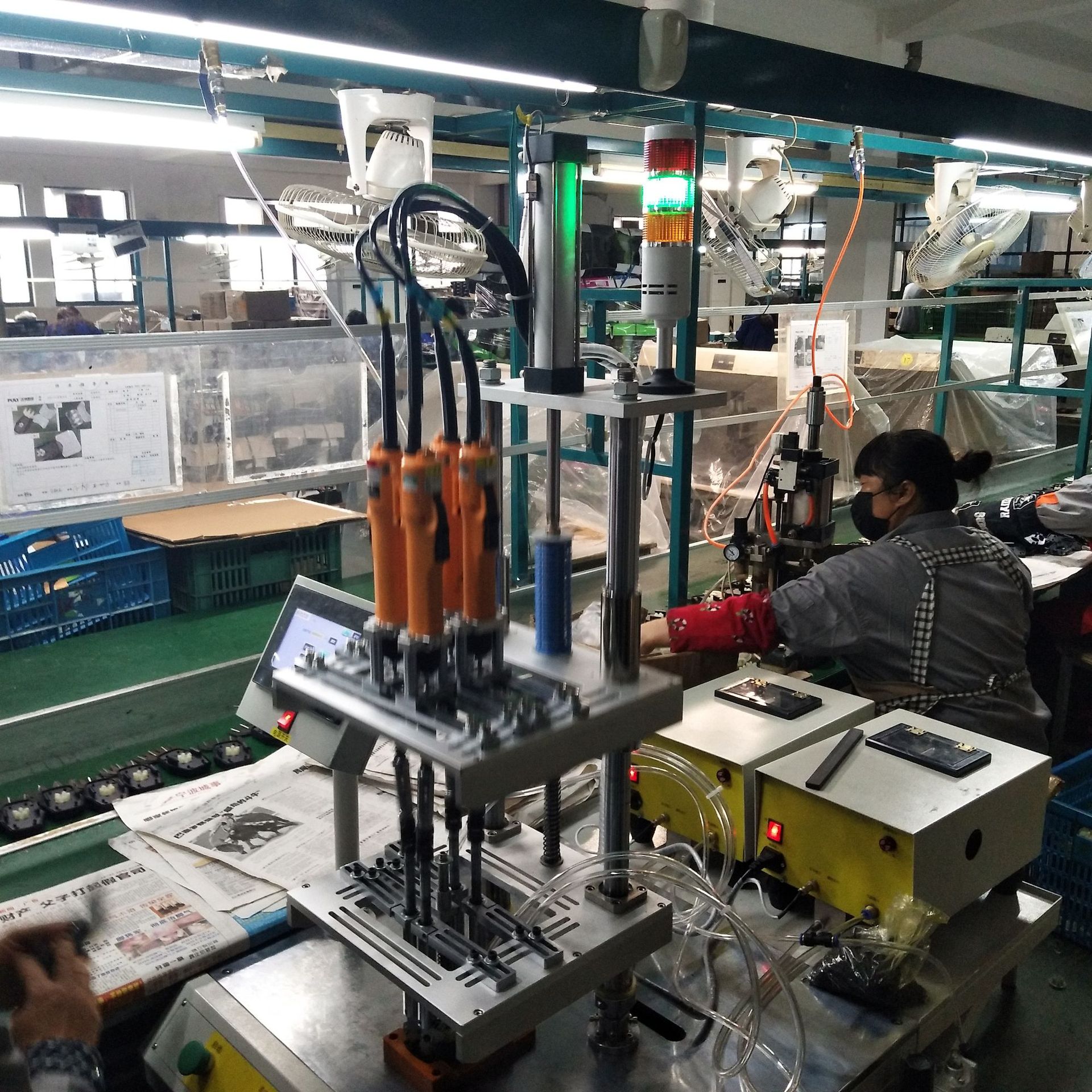 自动打螺丝机非标定作自动化设备非标螺丝机打灯具螺丝机