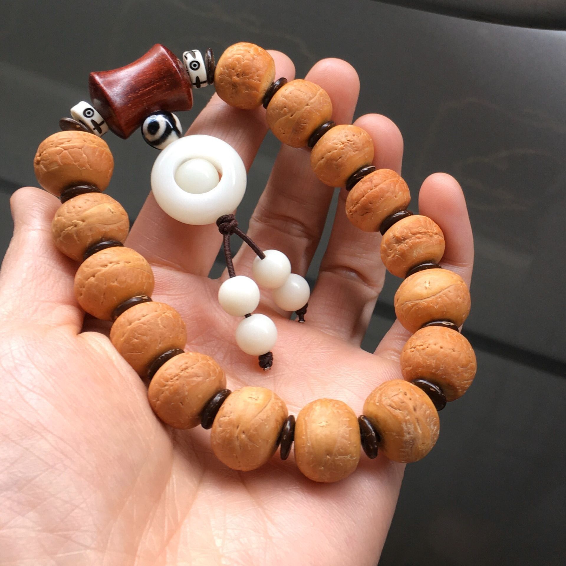 厂家供应藏式凤眼菩提佛珠 凤眼菩提手串 凤眼菩提