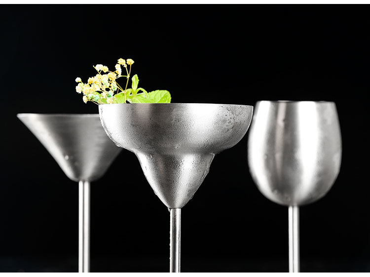不锈钢马天尼杯三角杯 高脚杯鸡尾酒杯金属杯 酒吧ktv装饰品