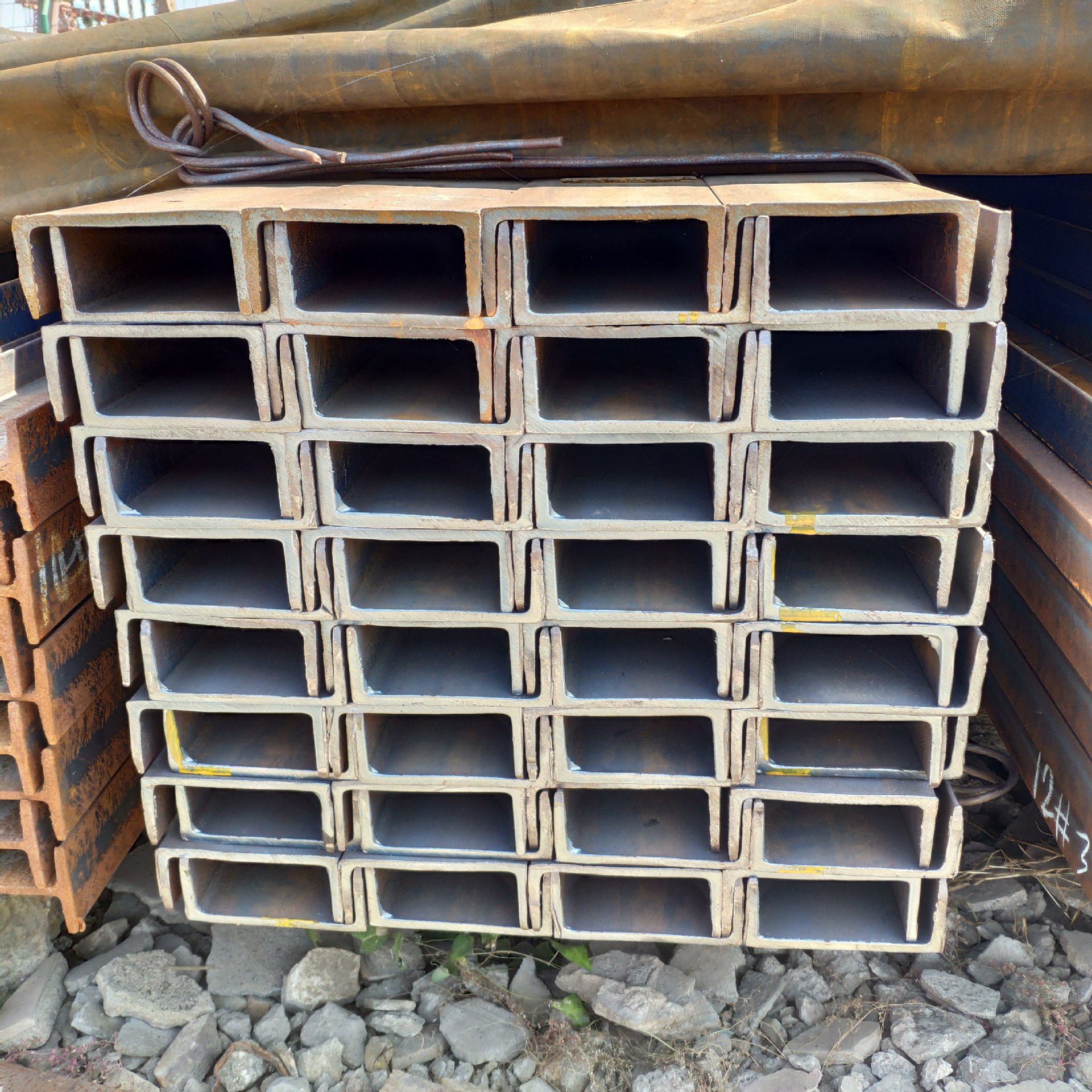 济南钢材供应商 槽钢10# 月销【300吨】q235b热镀锌 玻璃幕墙用