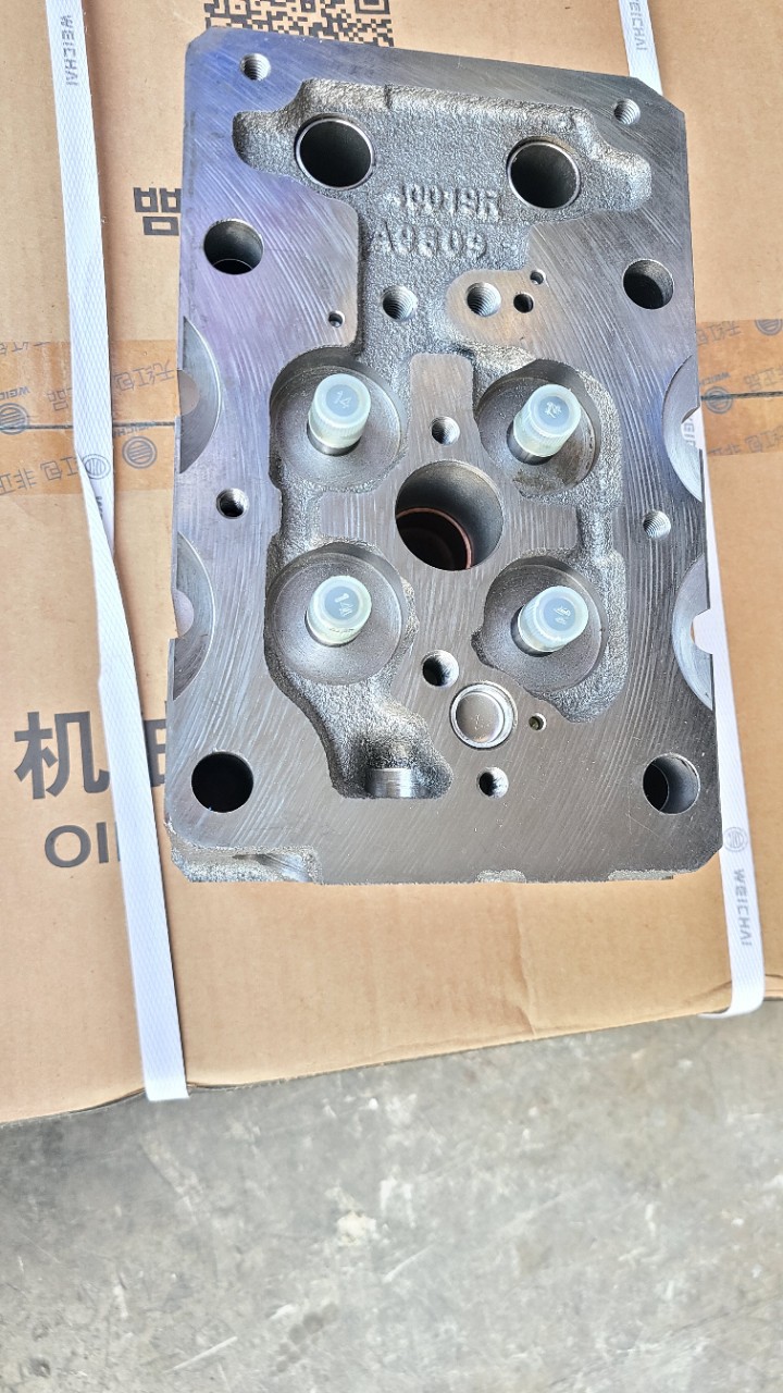 潍柴动力wp12发动机原厂配件批发wp12气缸盖总成612630040001