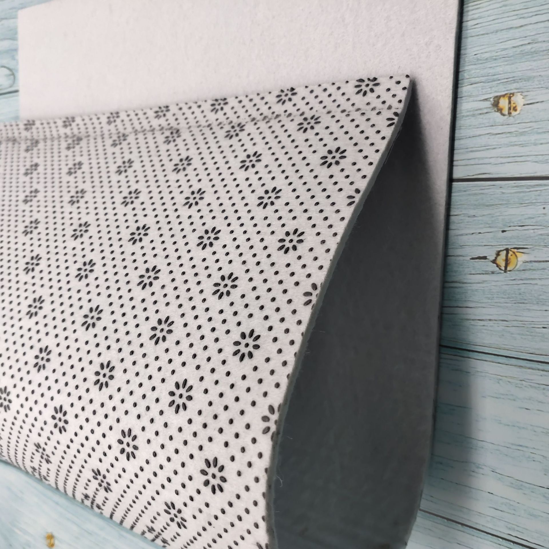 工厂批发毛毡点塑布 复合防滑地毯底布滴塑点塑无纺布 可定制