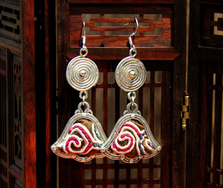 原创民族风耳环绣花流苏耳饰饰品手工复古老绣刺绣苗绣苗银耳环03