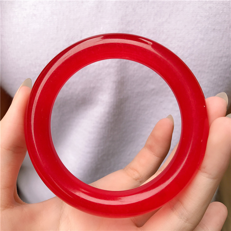 厂家直供天然高冰种红玉手镯女天然石英岩玉冰透玉镯女圆条美人镯