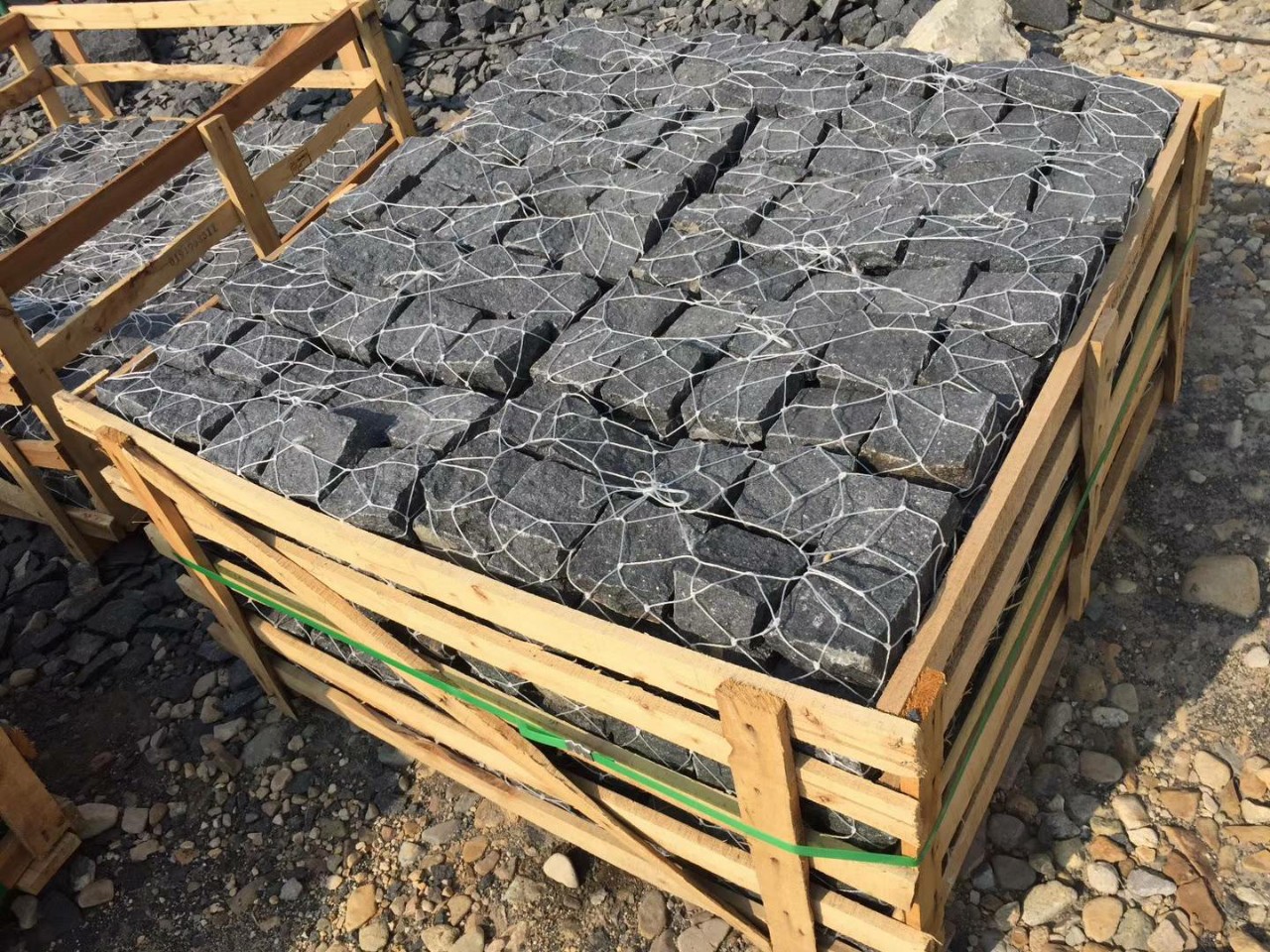 六方石 玄武岩 中国黑 蒙古黑 寒武石 花园石材 景观石材 喷泉