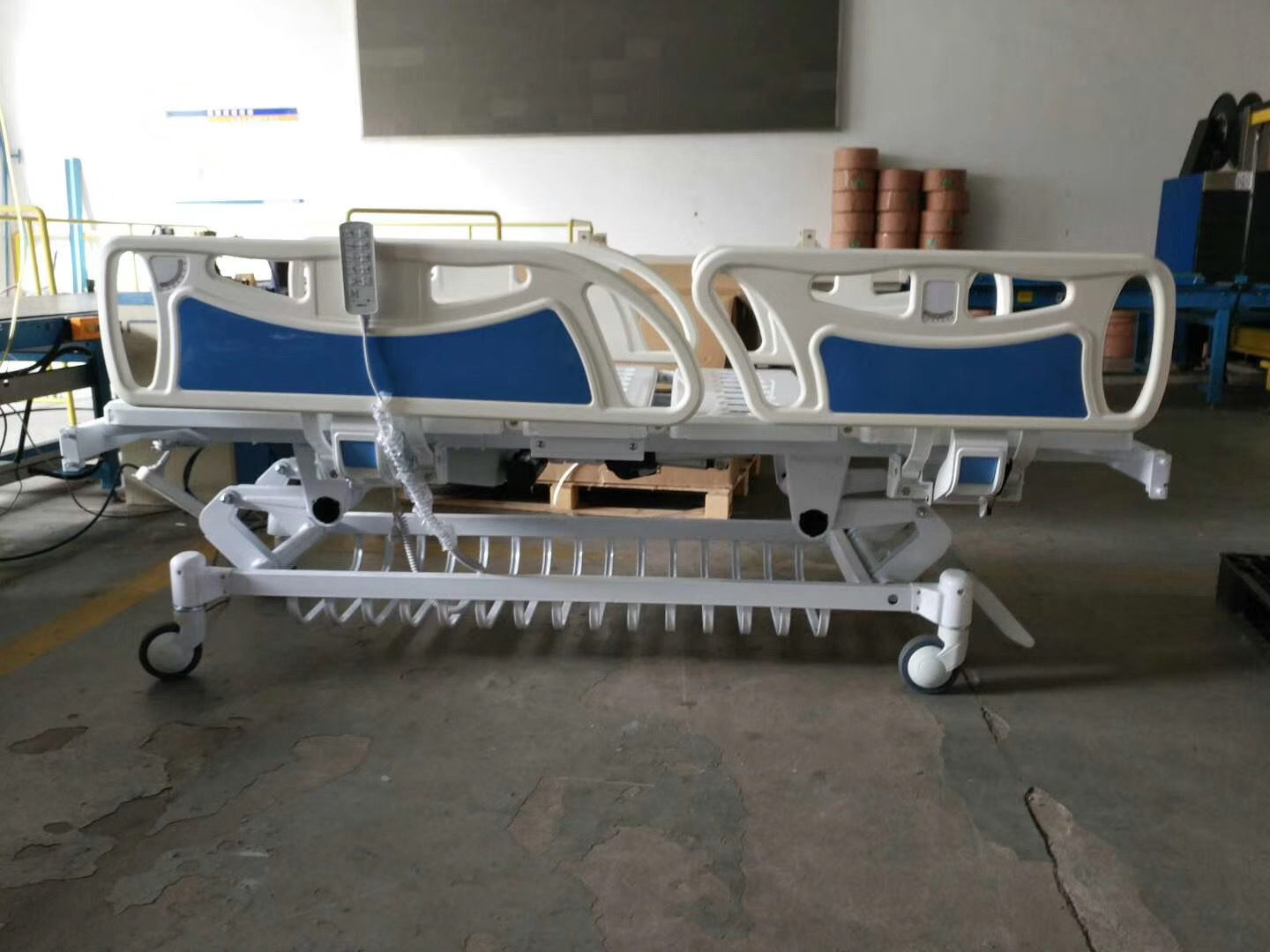 医用吹塑pp护栏四小片分体式病床护栏塑料折叠床护栏八乐梦大护栏