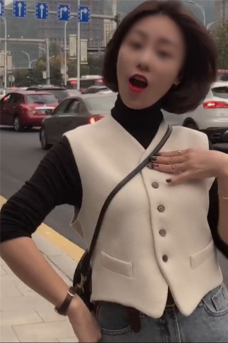 艾衣岑054357抖音吴茜妮爷同款早春秋新女黑白高领针织衫毛呢马甲