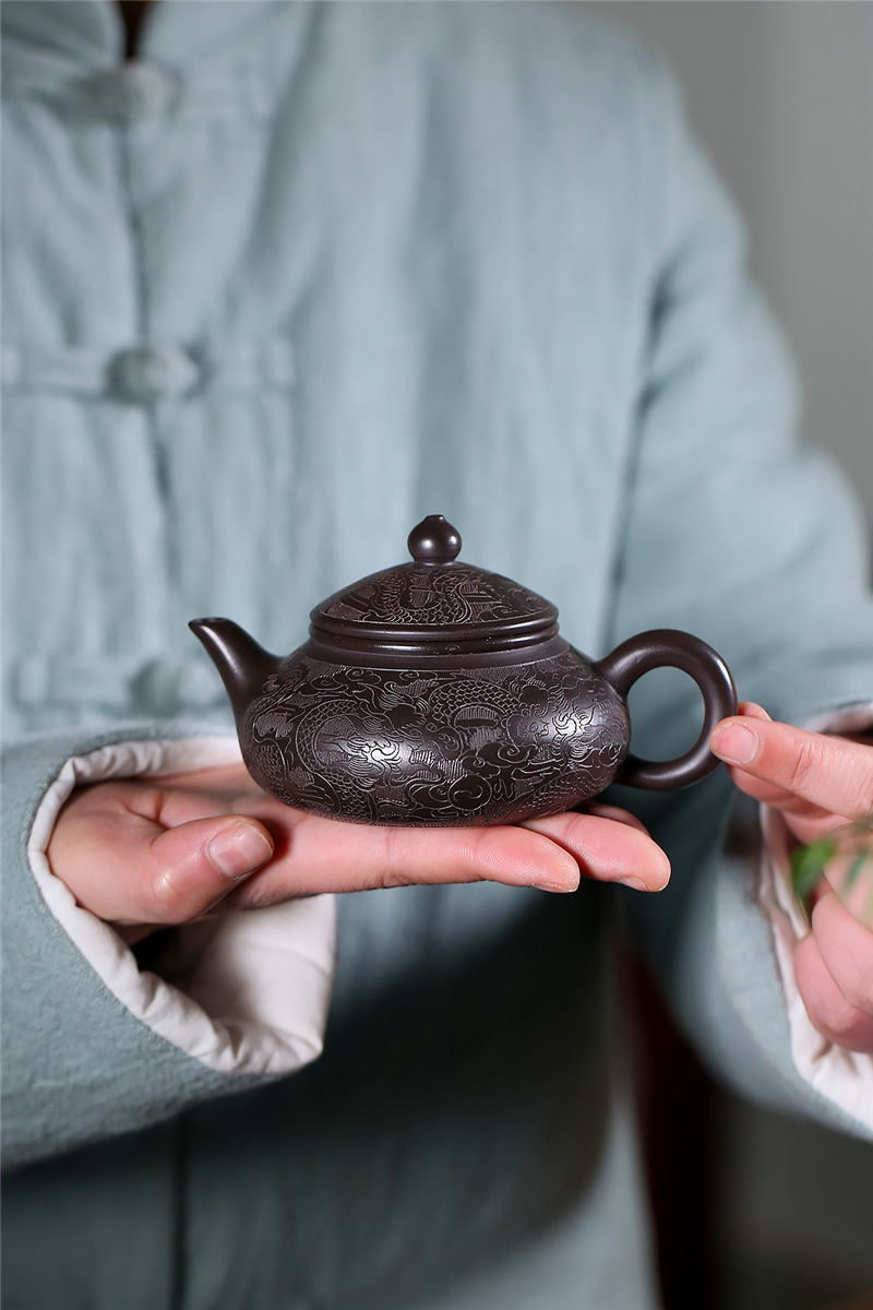 厂家供应宜兴紫砂壶 名家全手工黑料斗笠茶壶手绘泡茶壶网店代销