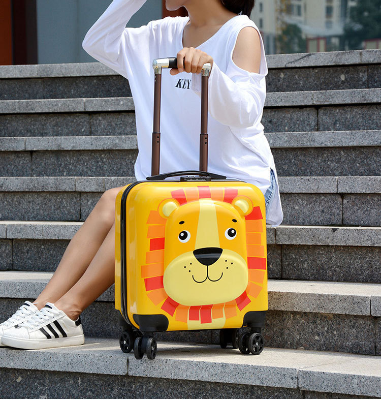 新款卡通3D双面压花儿童登机箱万向轮密码锁拉杆箱行李箱