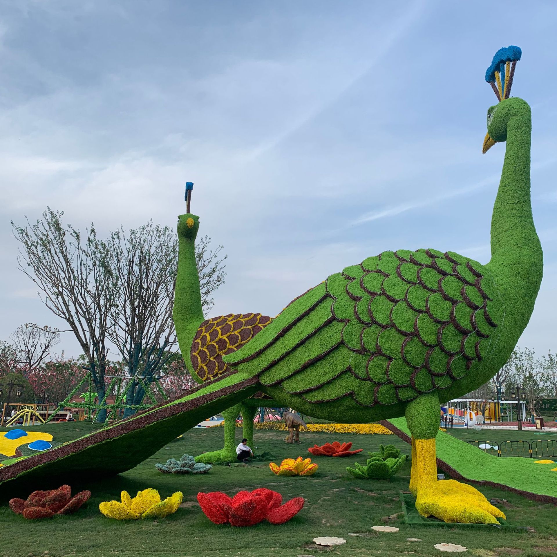 定制仿真绿雕雕塑 公园美陈雕塑摆件 厂家供应广场草坪植物雕塑