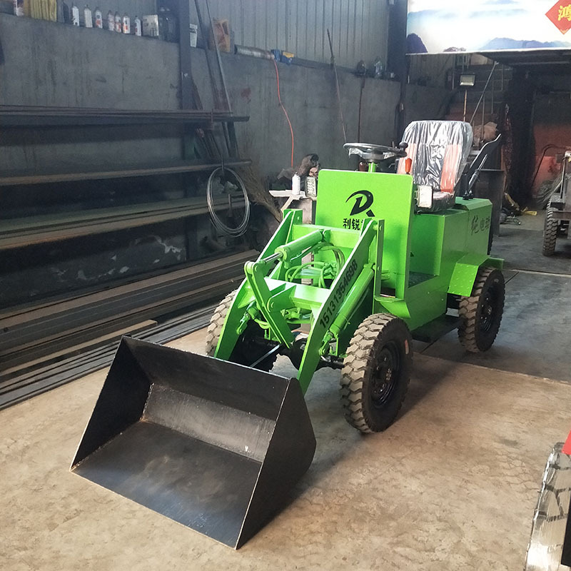 源头厂家多功能小型电动铲车 养殖四驱装载机液压助力铲粪清圈