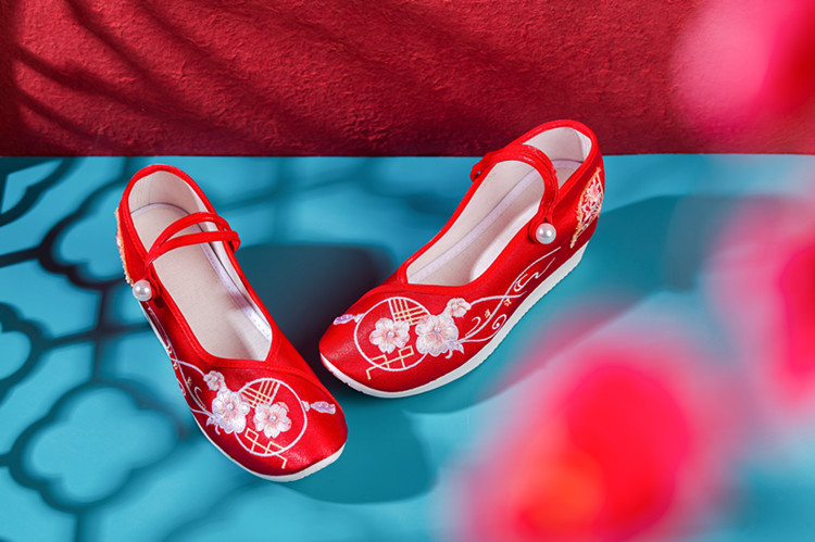 南汐步云履汉服鞋子女古风古装搭配复古民族风绣花鞋子女