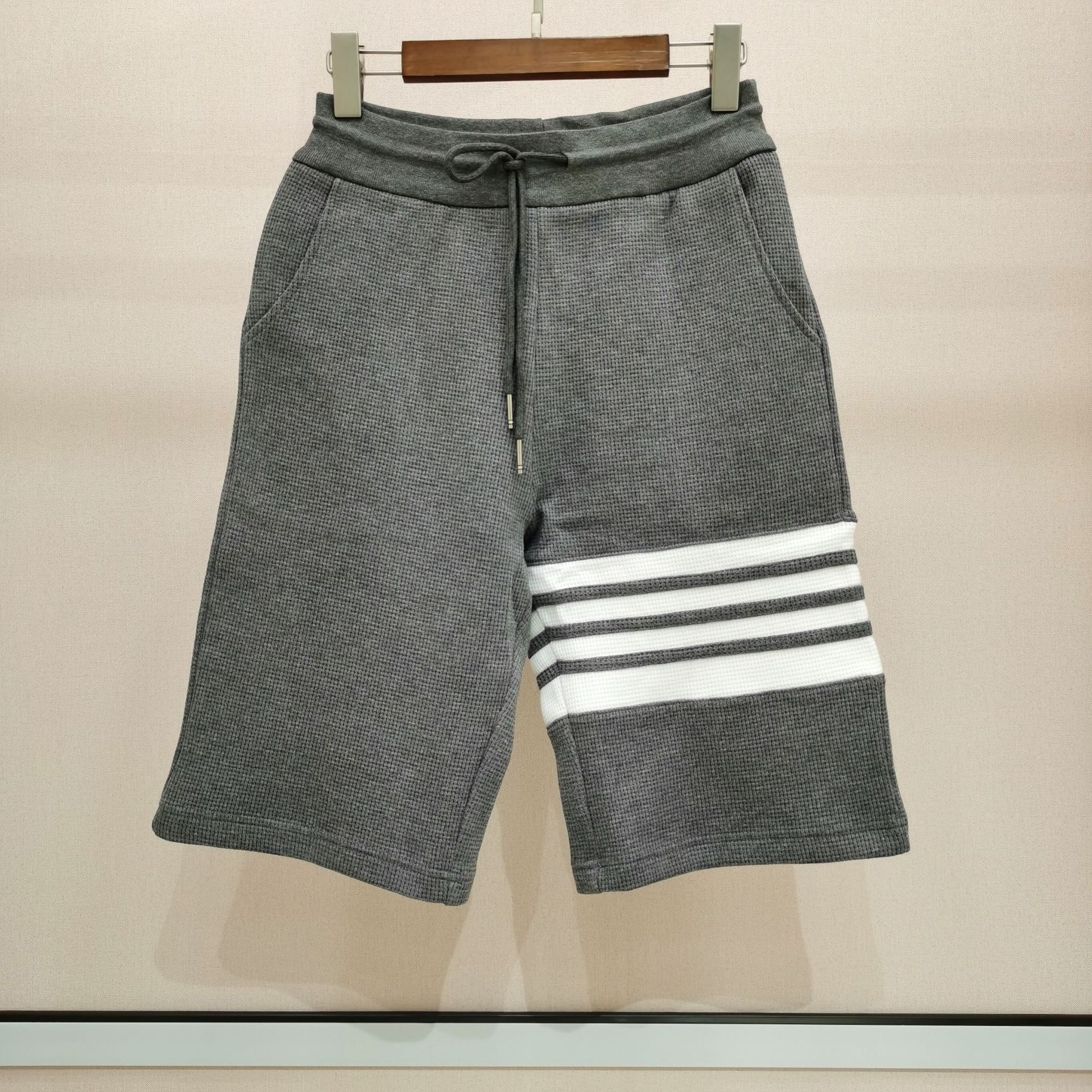 2020ss闲度假男女情侣同款tb新款条纹华夫格四杠短裤五分裤休