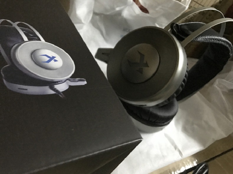 西伯利亚v12网吧电竞游戏耳机头戴式7.1声道吃鸡听声辩位电脑耳麦