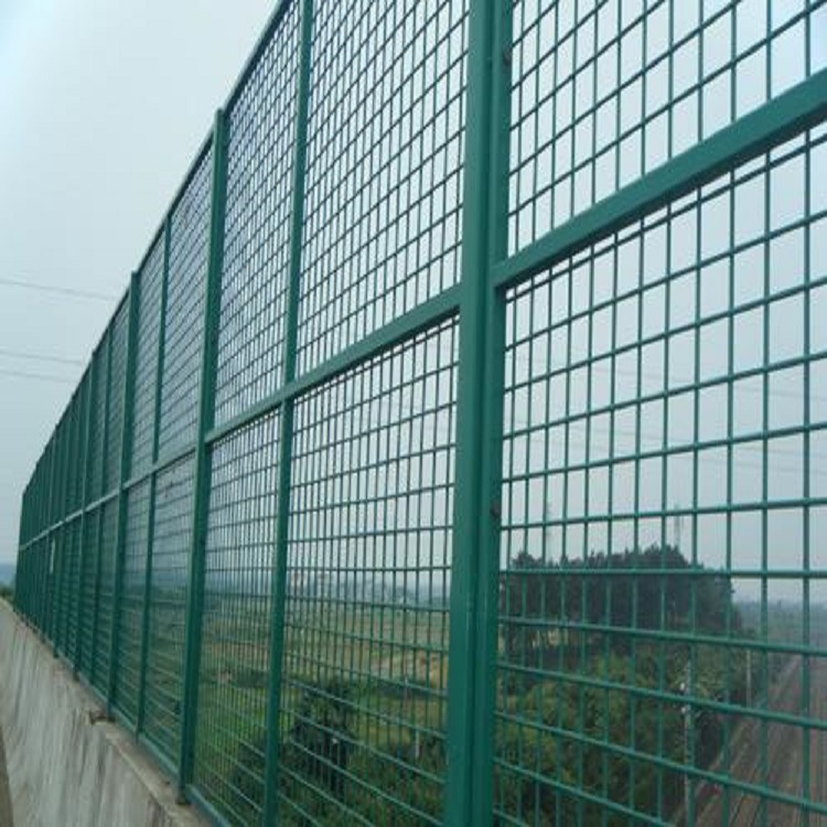 角铁边框护栏网 朋英 高速公路防眩网 钢板菱形孔护栏 桥梁防眩网