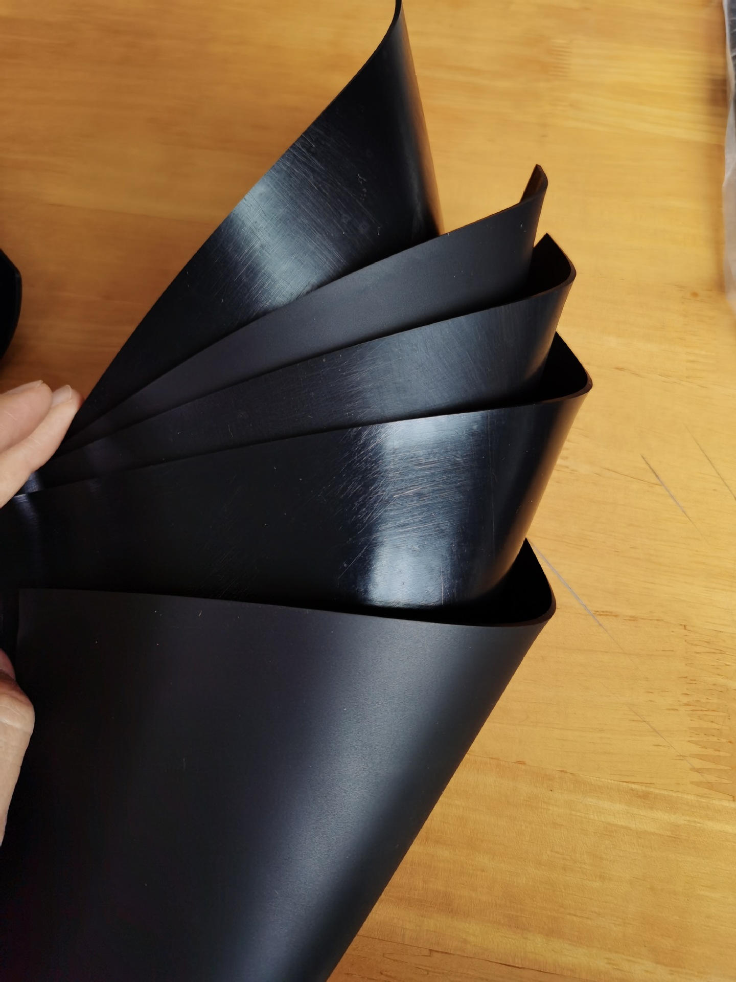 橡胶片nbr片材 300*350*1 耐油 耐高温 防腐防震防尘胶板厂家砂面