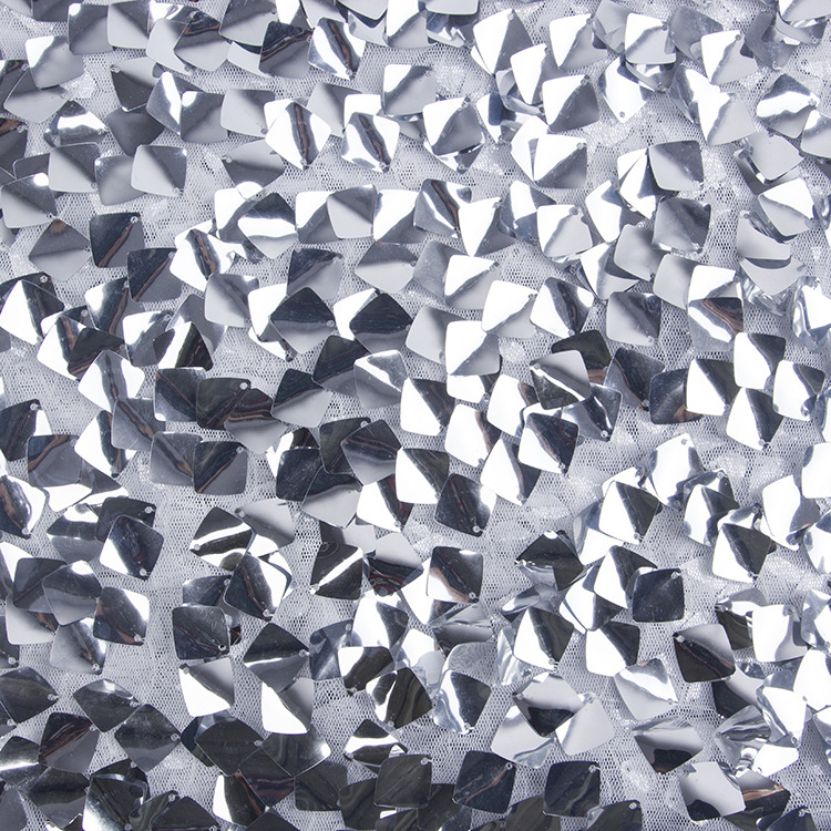 厂家直销40厘椭圆鱼鳞珠片布料 3d立体亮片绣花面料 美人鱼礼服