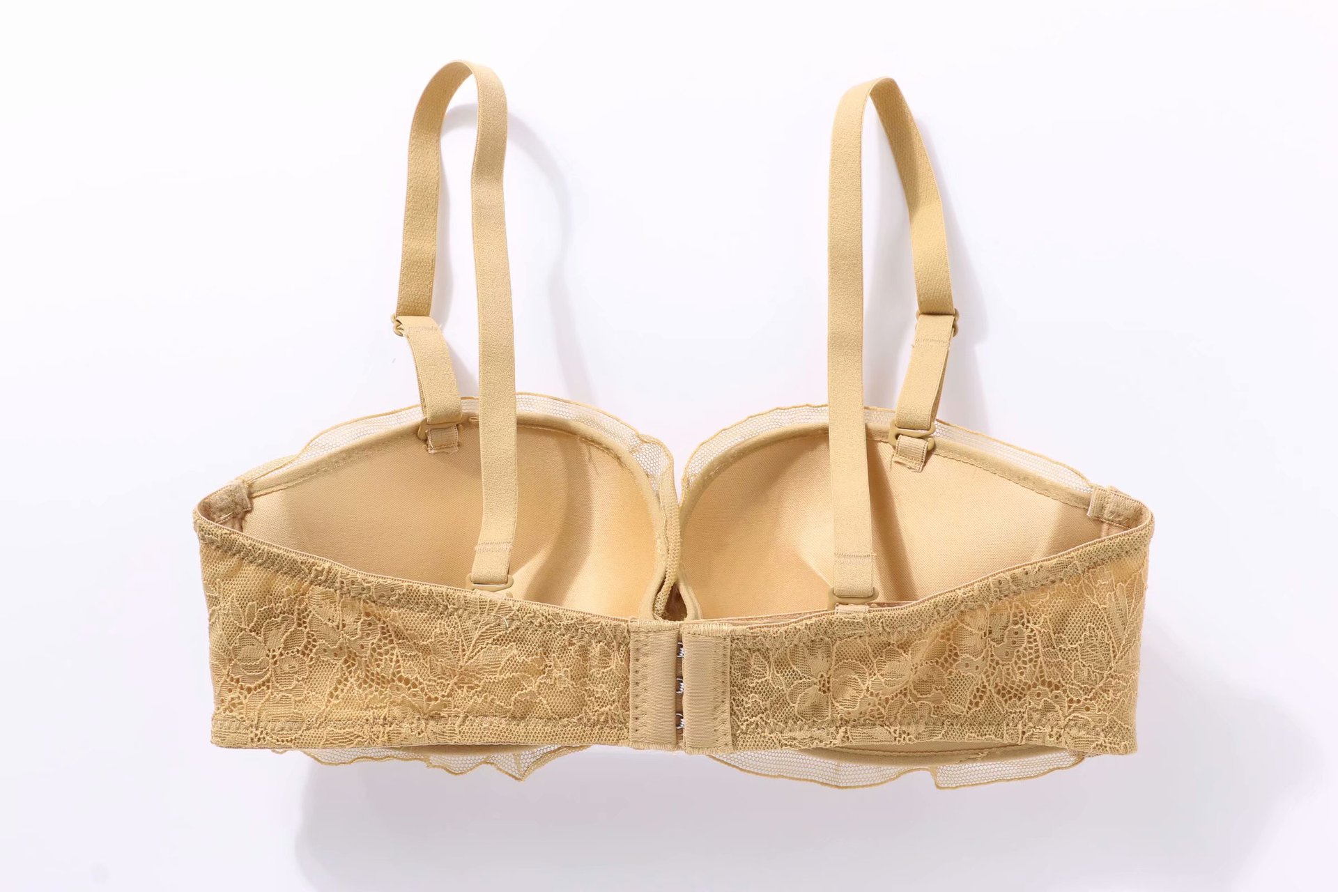 2020维妮芳3635性感蕾丝文胸无钢圈 聚拢无痕上薄下厚少女内衣罩