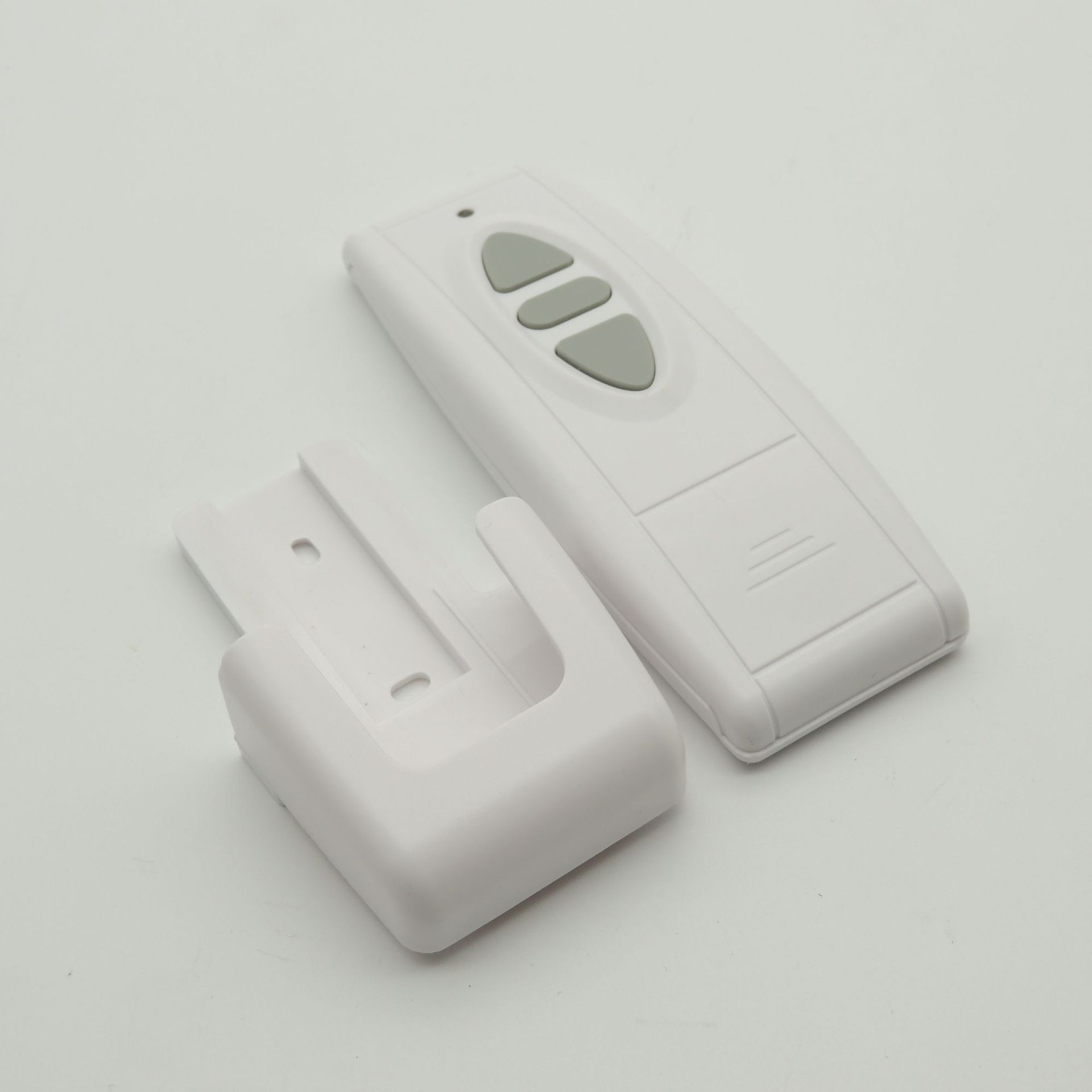 供应电动投影幕布遥控器 无线电动投影幕布遥控器 智能家居遥控器