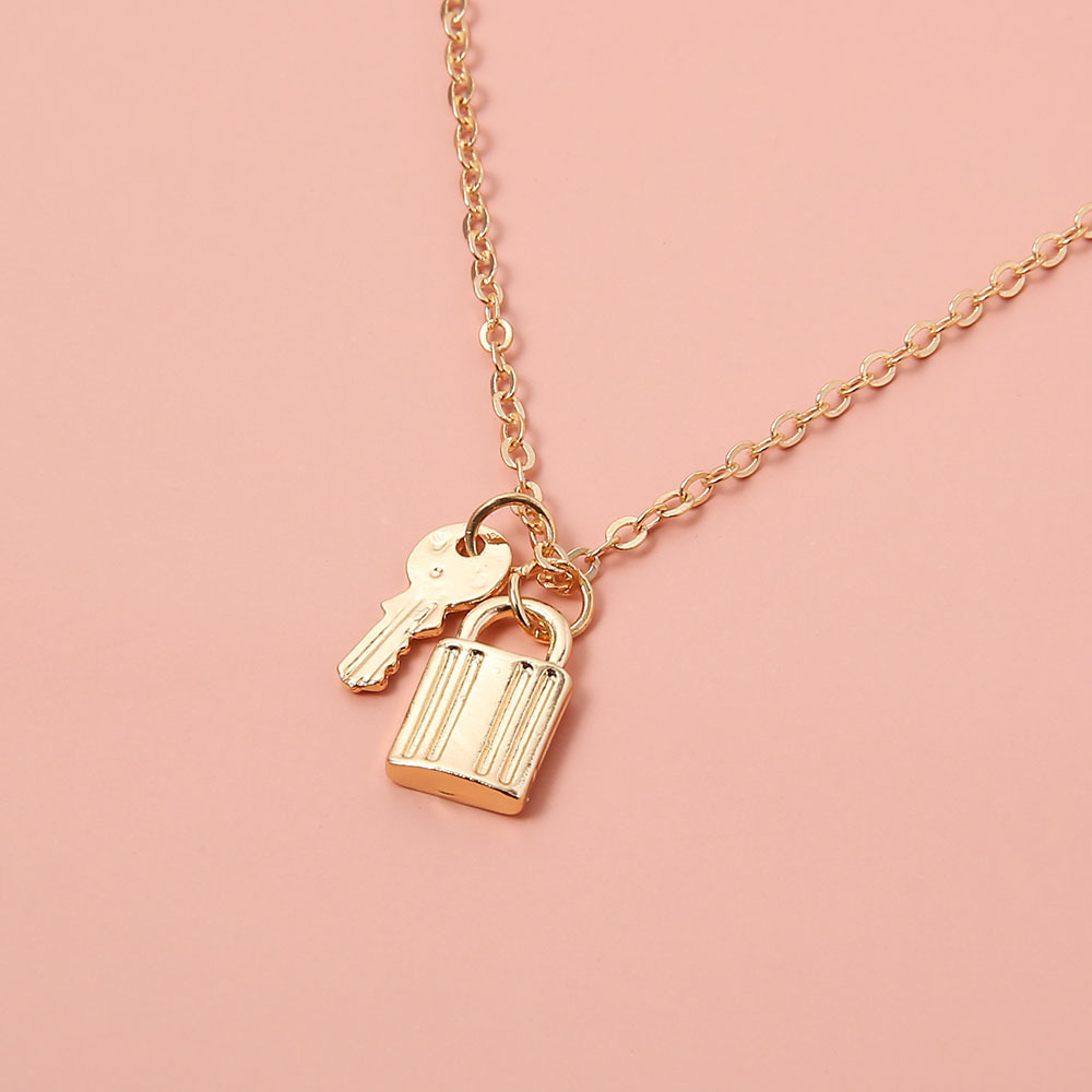 跨境欧美饰品 原创时尚复古钥匙锁形项链女 几何元素百搭吊坠项饰