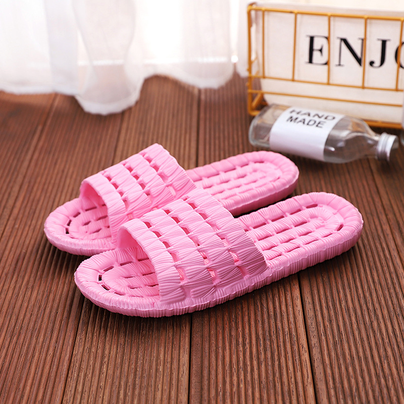 2023 New Leaking Hollow Home Slippers Non-Slip Home Soft Bottom Couple Winter Bathroom Slippers Wholesale