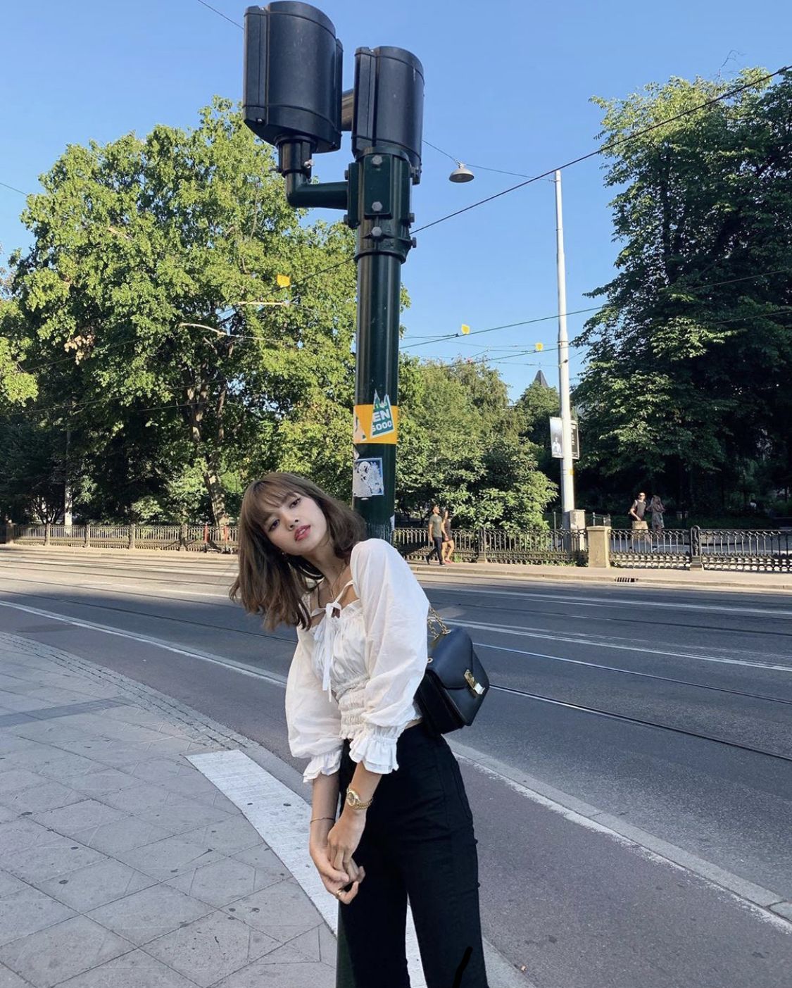 lisa同款法式复古绑带泡泡袖上衣方领棉质薄款衬衫女2020夏季新款