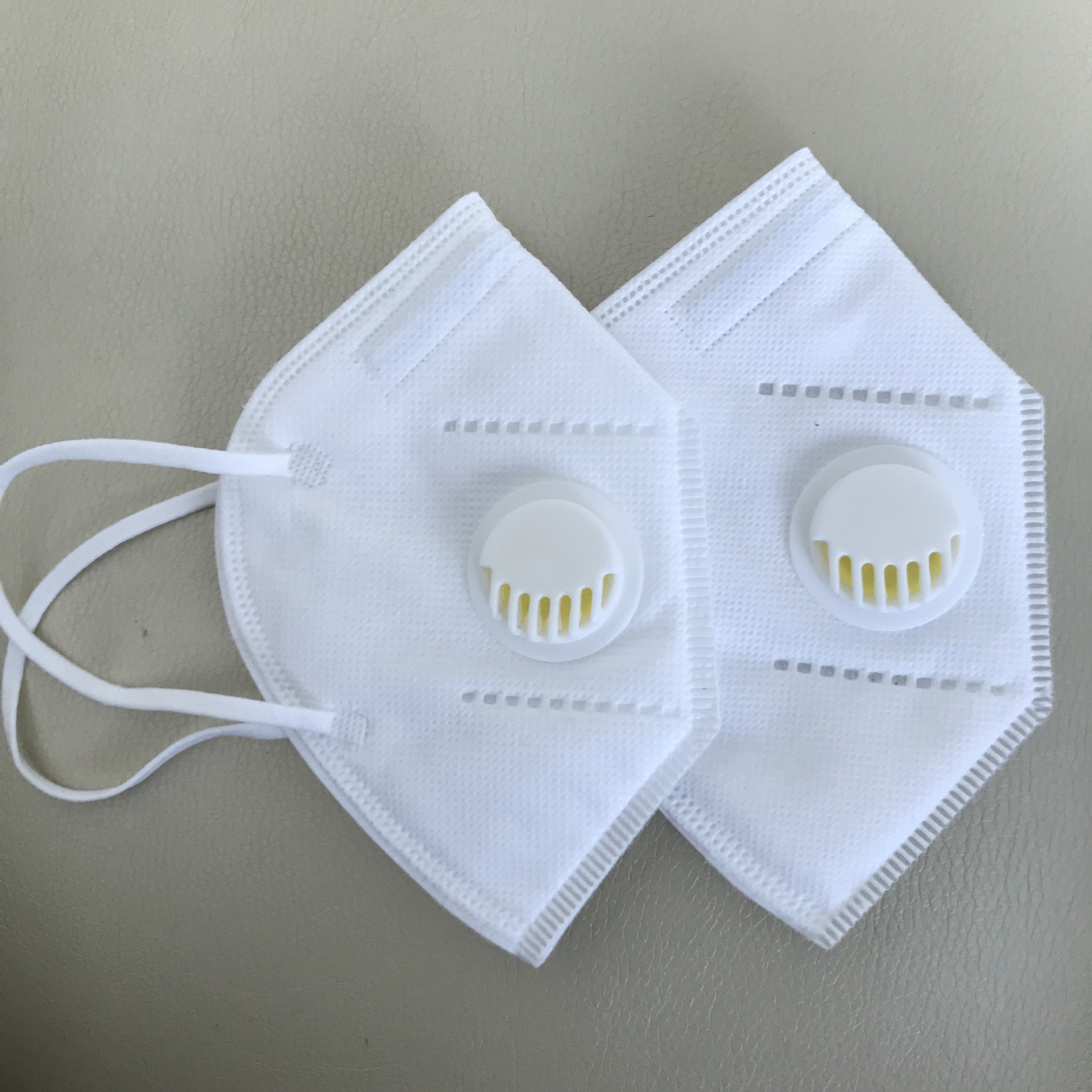 美服kn95带呼吸阀口罩挂耳头戴式带阀出口face mask呼吸阀面罩