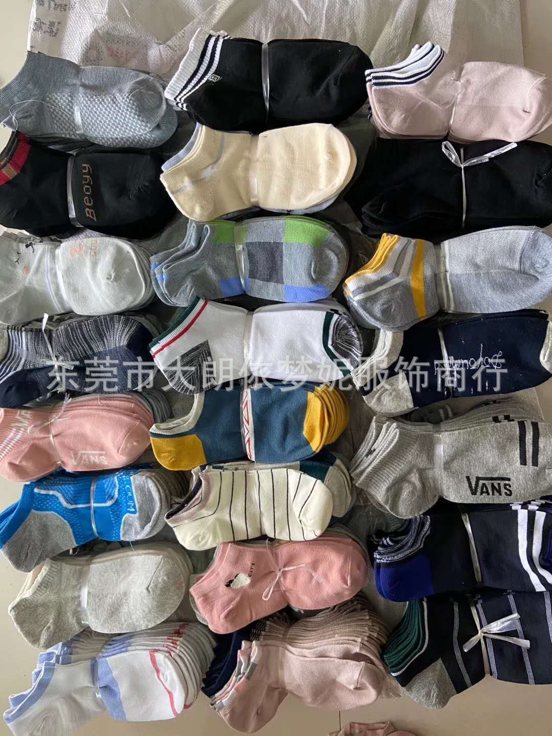 袜子摆摊货源便宜甩货男女成人袜批发几毛钱创业赚钱利器长短棉袜详情1