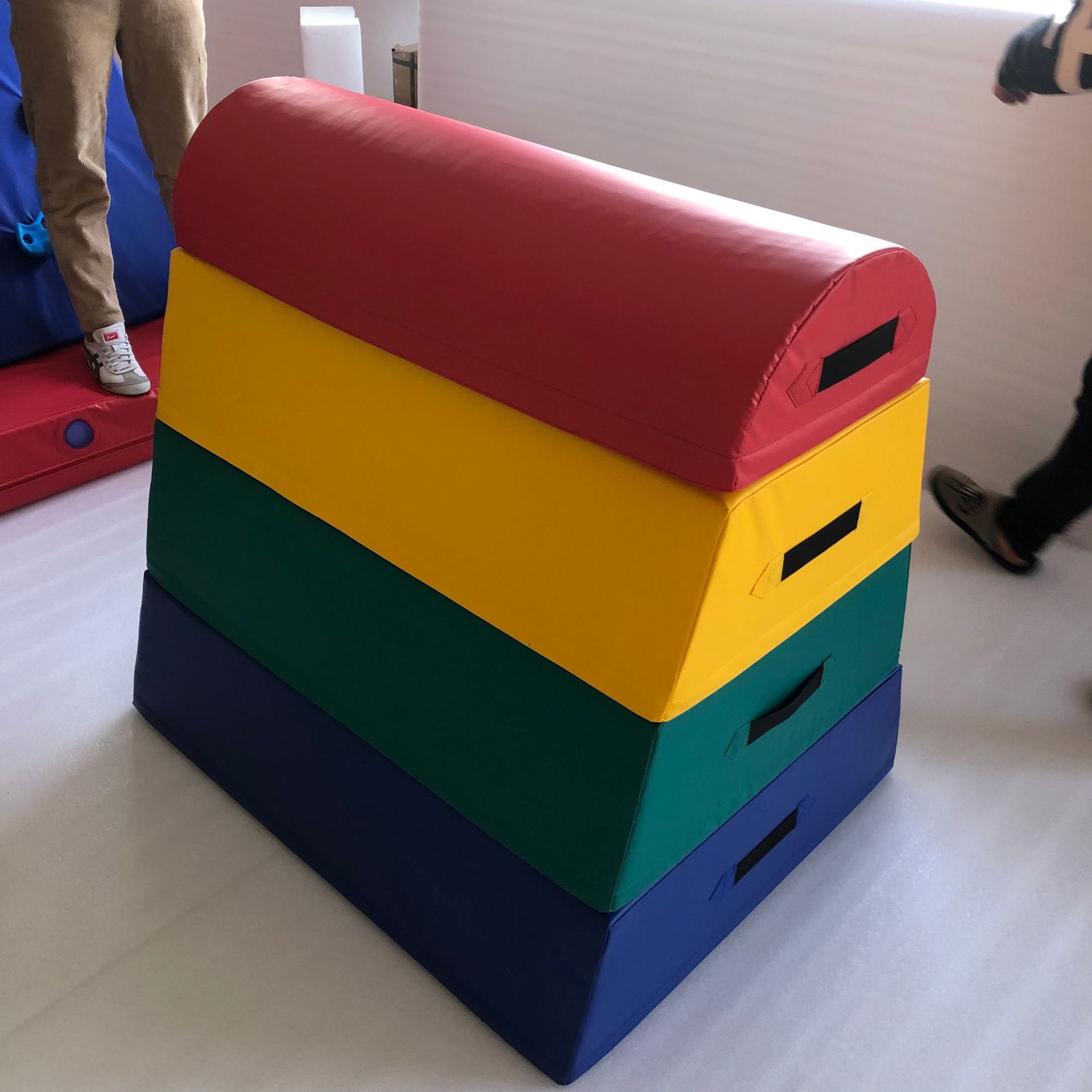 儿童鞍马山羊跳跃翻跃障碍物早教软体跳马跳箱体适能感统训练器材