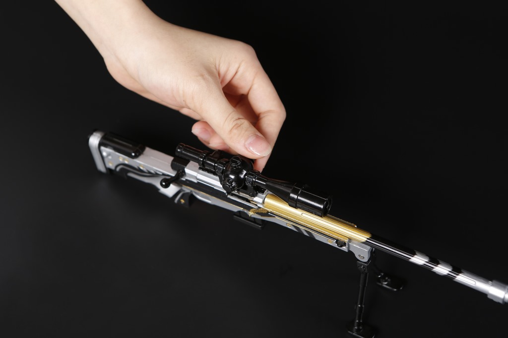 和平精英绝地求生吃鸡抛壳awm黄金龙骨狙击枪模型合金武器红外线