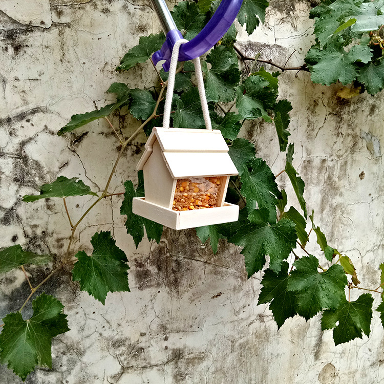 供应悬挂式木质喂食器野外布施引鸟防撒食喂鸟食盒阳台窝鸟房子
