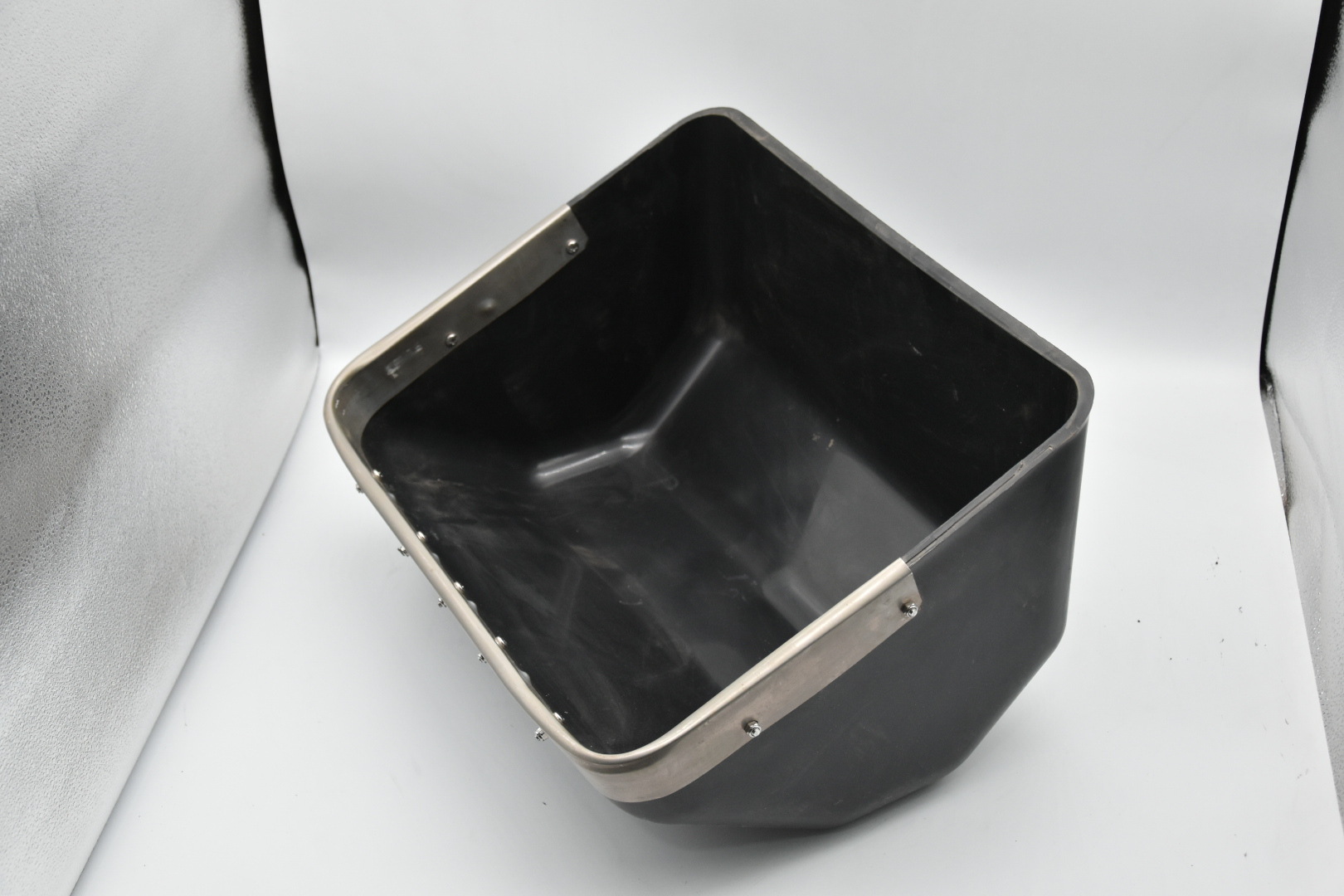 母猪食槽加厚塑钢猪料槽猪用产床配件设备猪食槽塑料养殖兽用器械