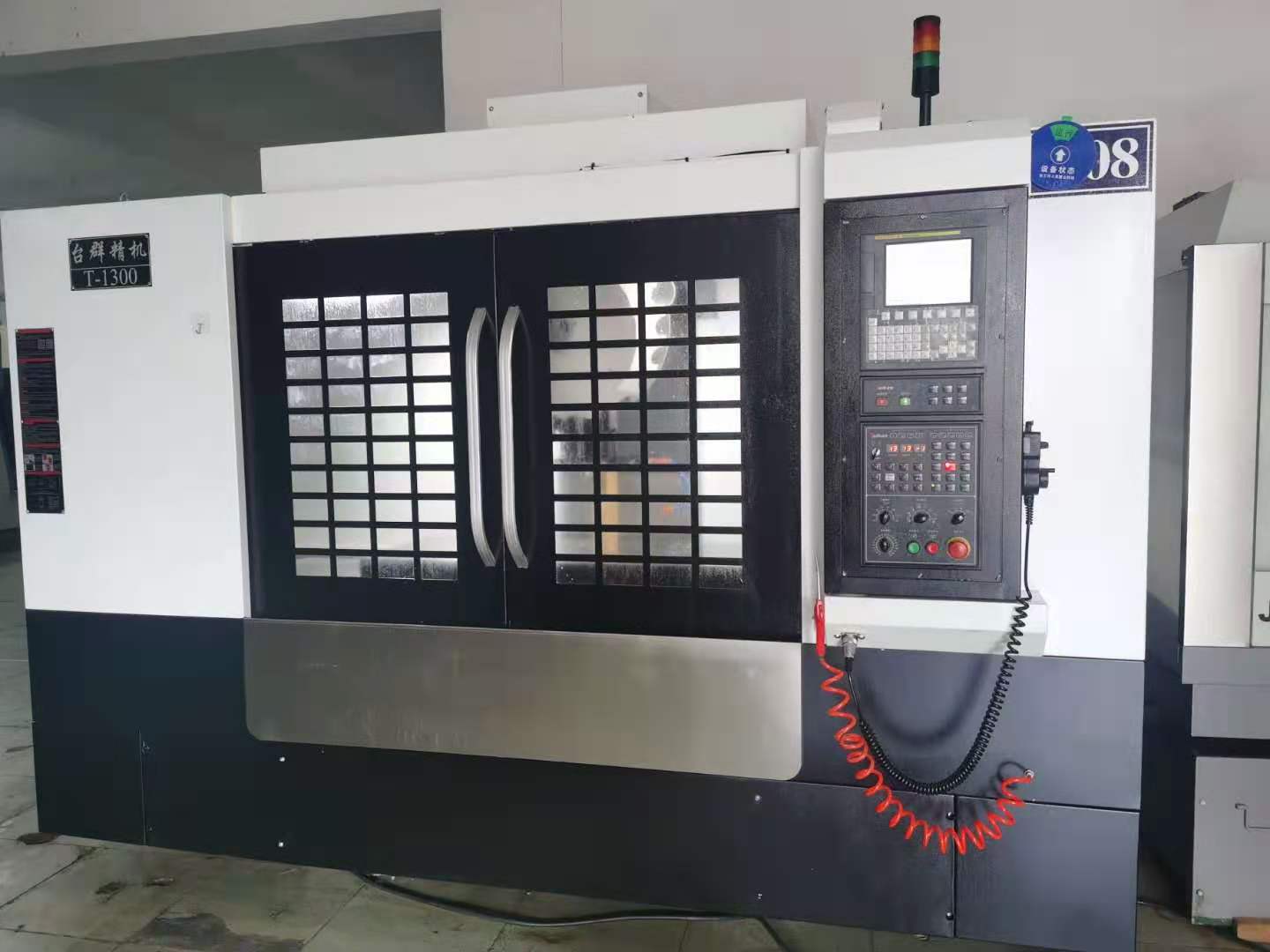 台群精机t1300钻攻机伺服刀库行程x轴1300y轴500z轴320