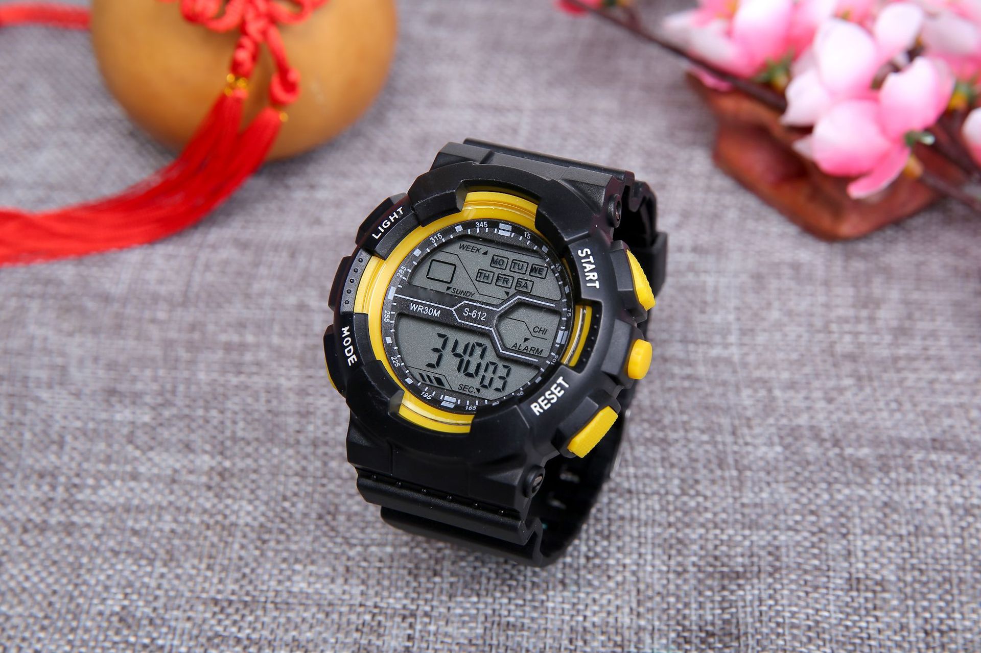 新款学生运动防水电子手表 时尚儿童多功能手表 男女款夜光电子表