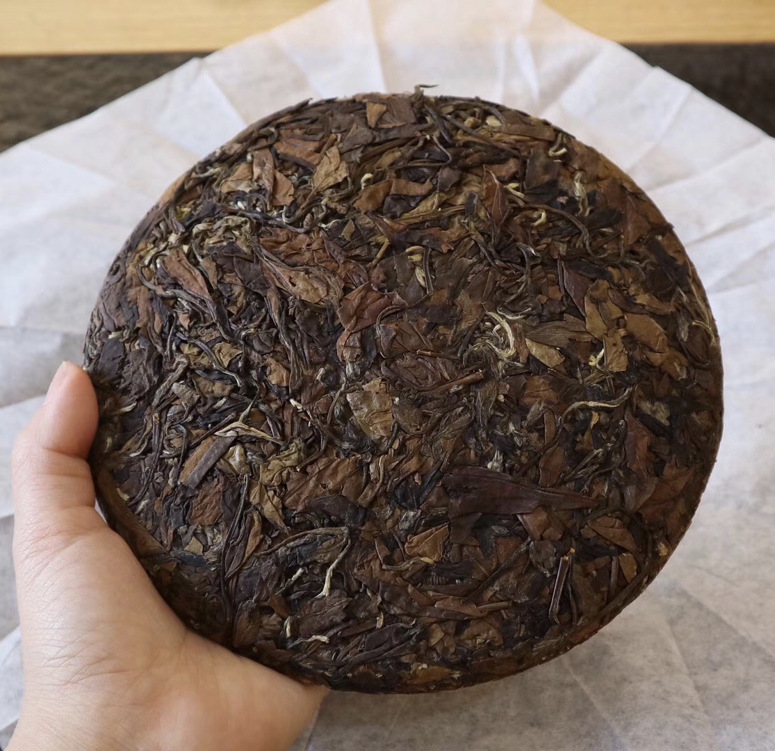 现货批发 2010年福鼎白茶陈年贡眉老白茶饼高山生态茶叶日晒350g