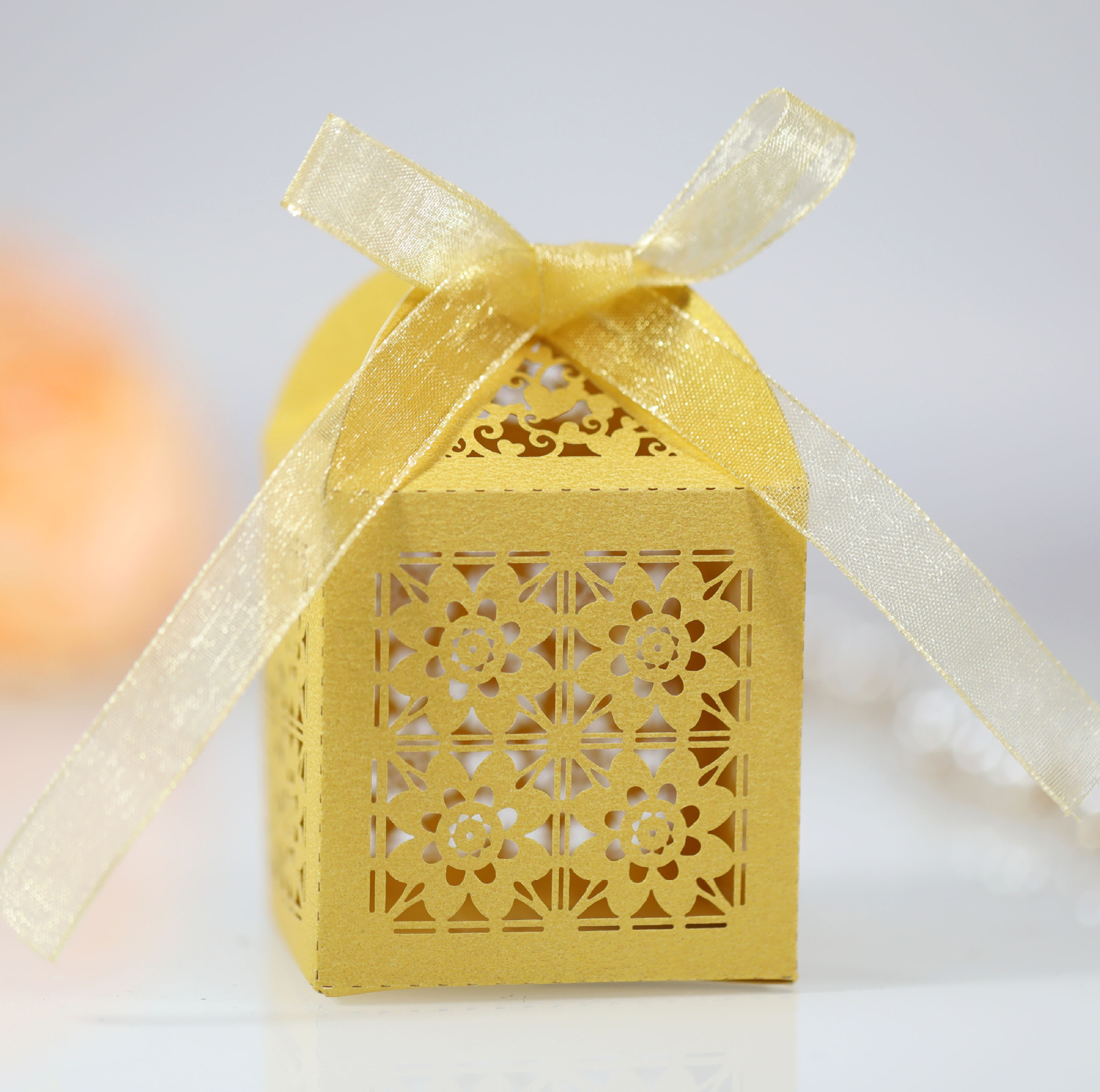 亚马逊激光镂空包装盒 玫瑰花纸盒 节日巧克力窗花喜糖盒福建批发