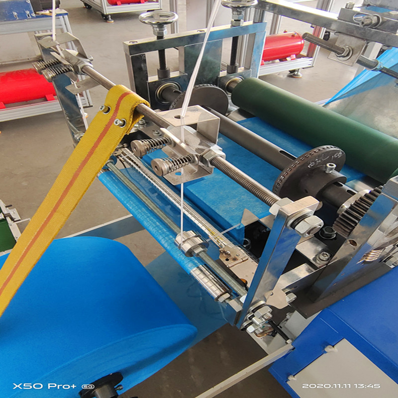 厂家直销一次性全自动无纺布鞋套机,一次成型无纺布防尘鞋套机