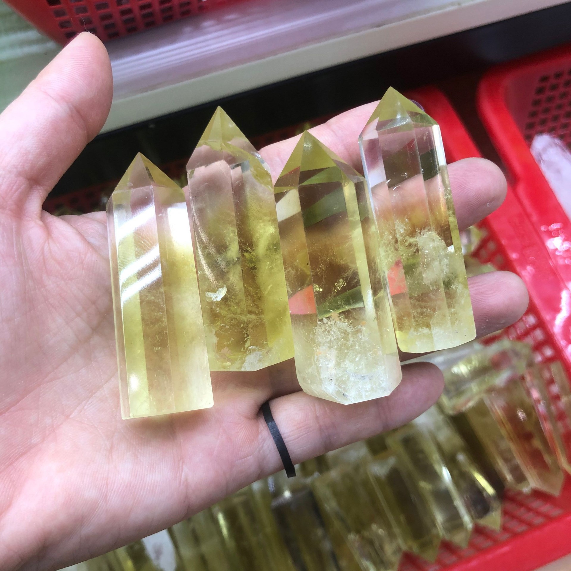 黄水晶单尖水晶柱六棱柱原石打磨