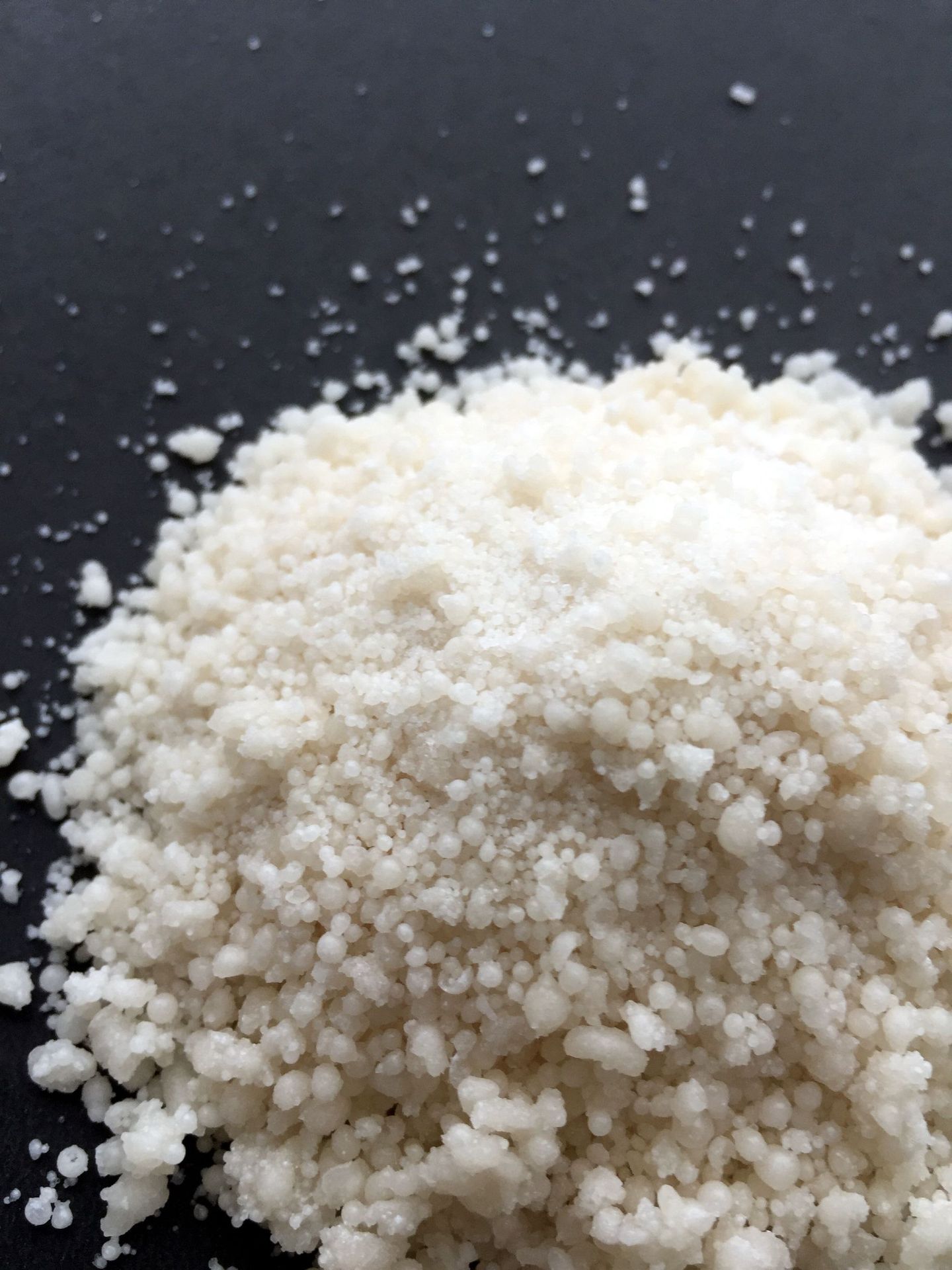 山东食品级氯化镁厂 高纯度无水氯化镁现货 99含量白色粉状氯化镁