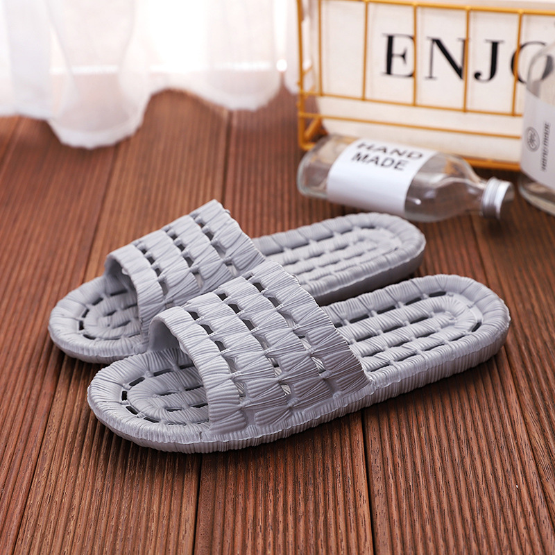 2023 New Leaking Hollow Home Slippers Non-Slip Home Soft Bottom Couple Winter Bathroom Slippers Wholesale