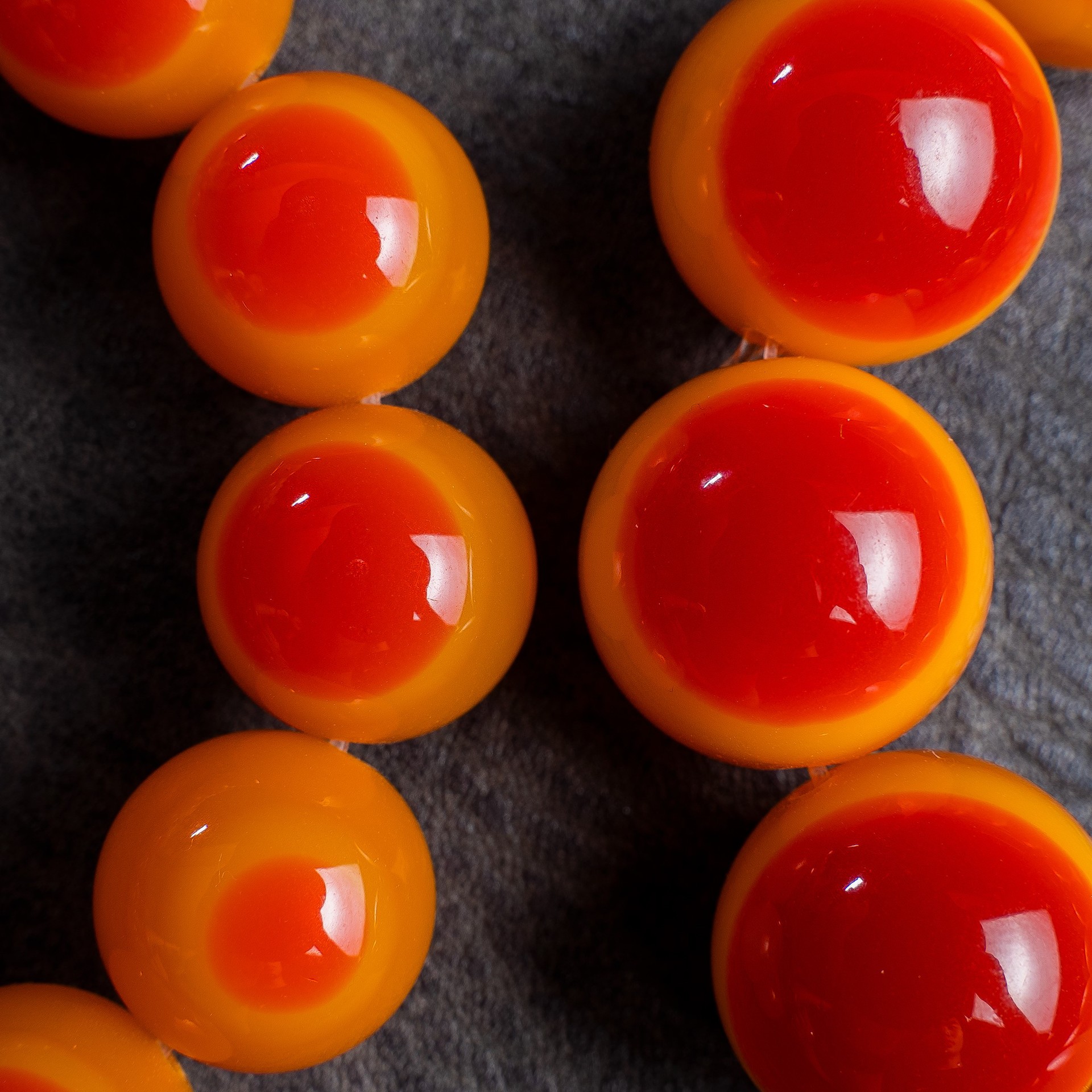 新款仿鹤顶红手串男女款手链一点红鸟珠手串文玩鸟珠手串现货批发