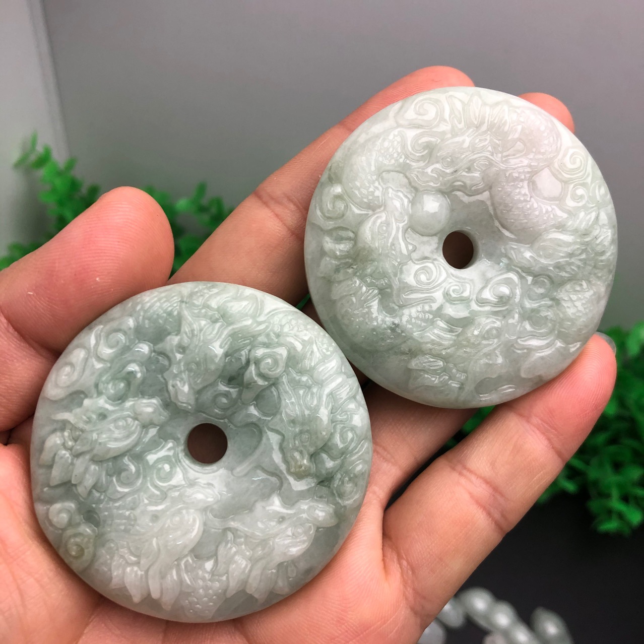 缅甸a货翡翠九龙工艺护主生肖龙扣糯种玉石吊坠挂件四会玉器批发