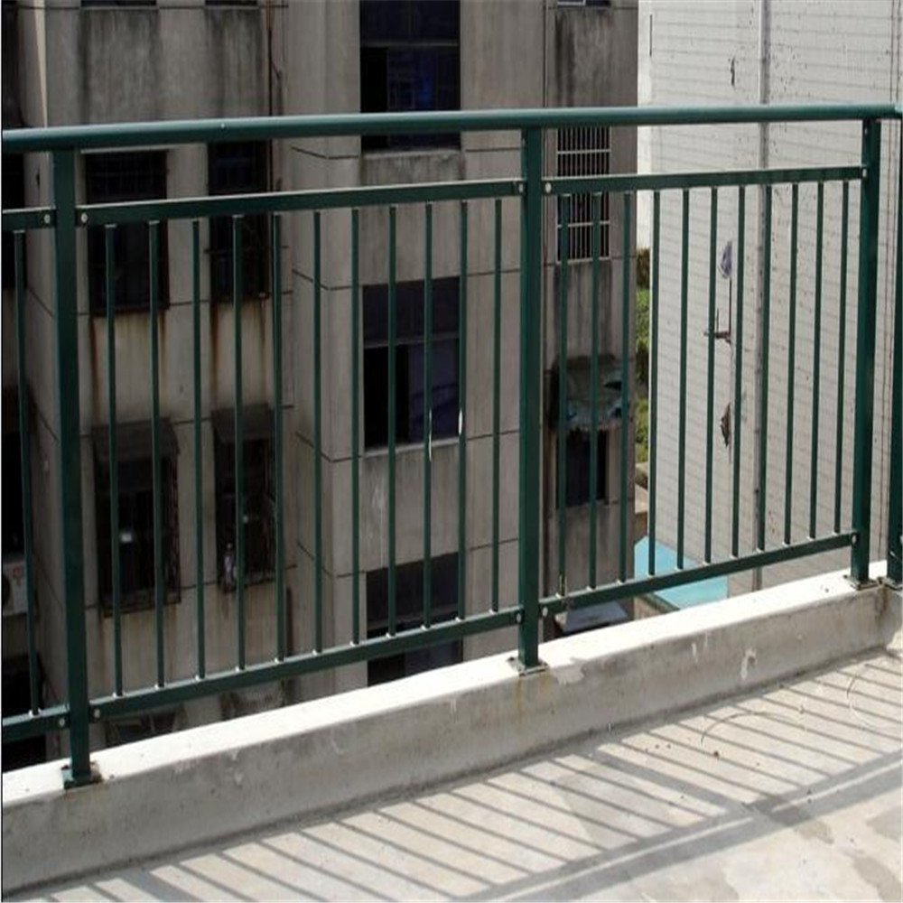 热镀锌庭院阳台护栏 定制窗户供应小区阳台安全防护栏