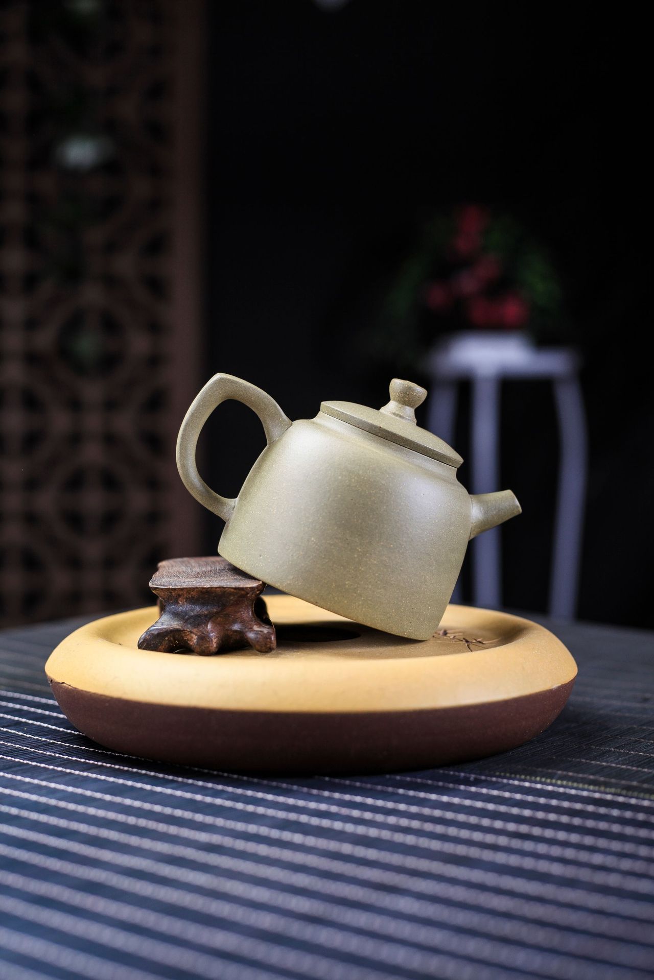 厂家批发宜兴紫砂壶手工刻字原矿青灰段泥云水禅心秦权壶一件代发