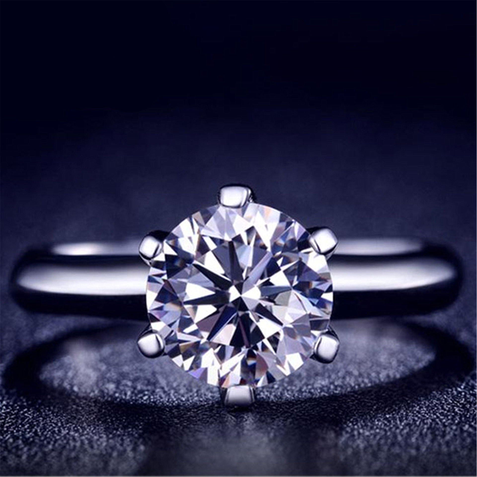 经典六爪莫桑石戒指女18k白金铂金美国1克拉钻戒仿真钻求婚戒指