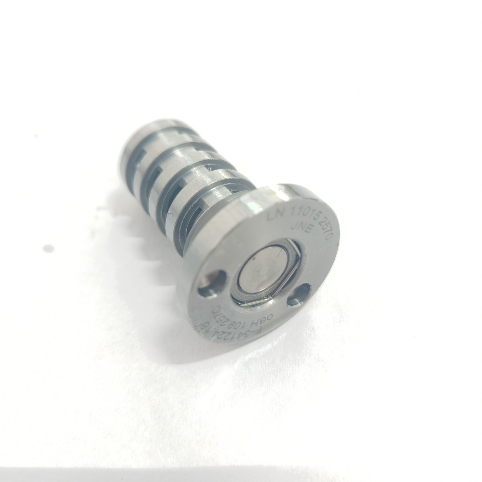 适用奥迪a4l q5 途观 迈腾凸轮轴电磁阀 机油控制阀06h 109 257 c