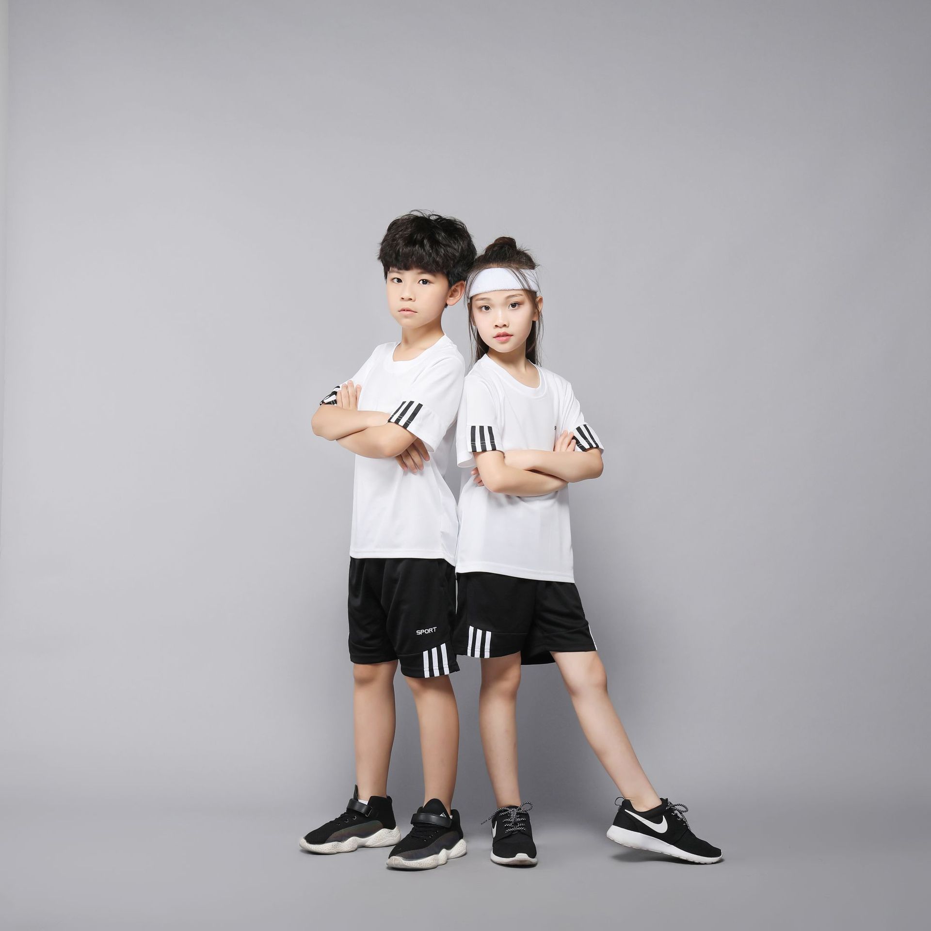 儿童运动套装足球服活动幼儿园定制男小孩跑步速干衣宽松透气短袖